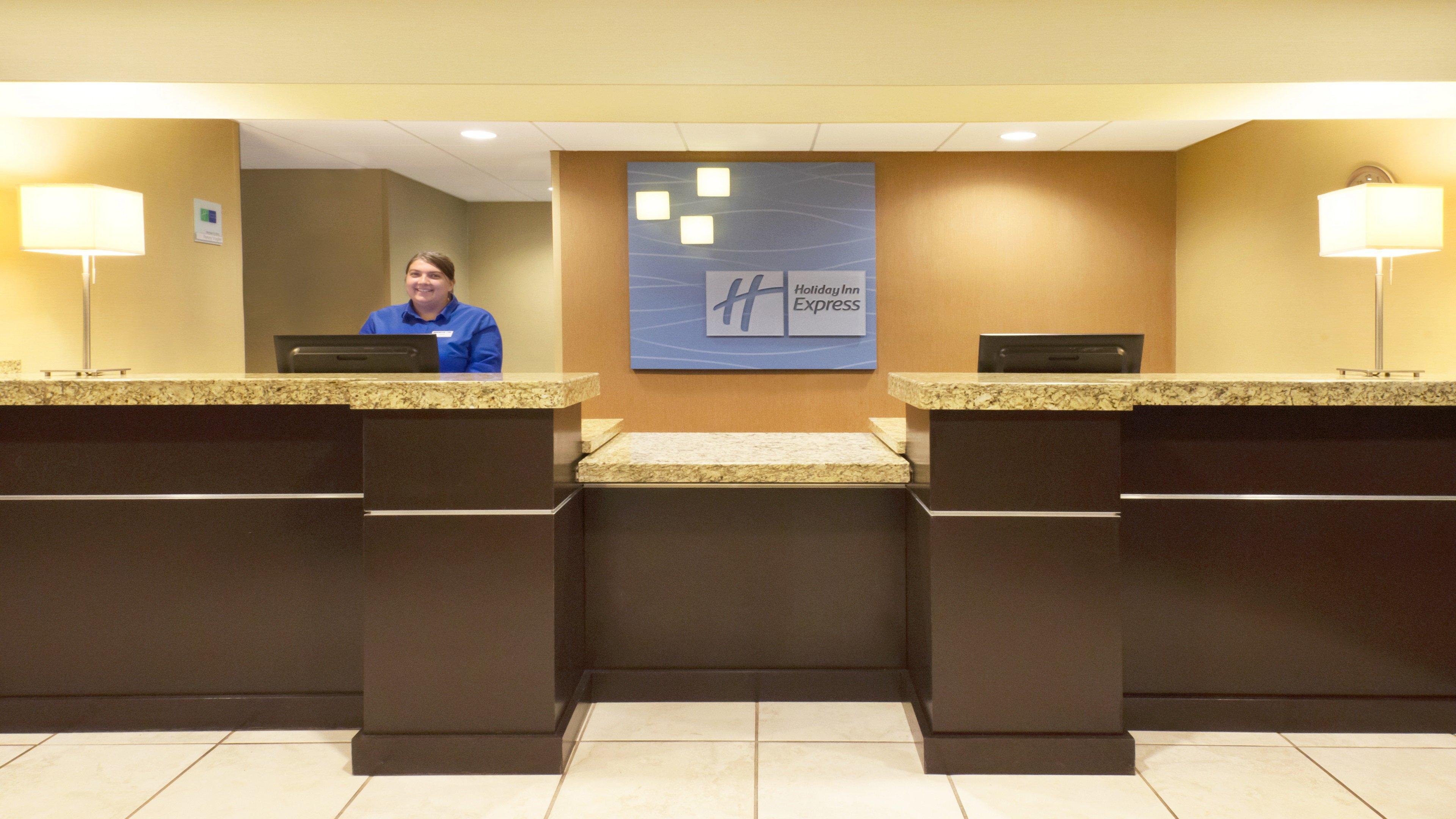 Holiday Inn Express Hotel & Suites Colby, An Ihg Hotel Esterno foto