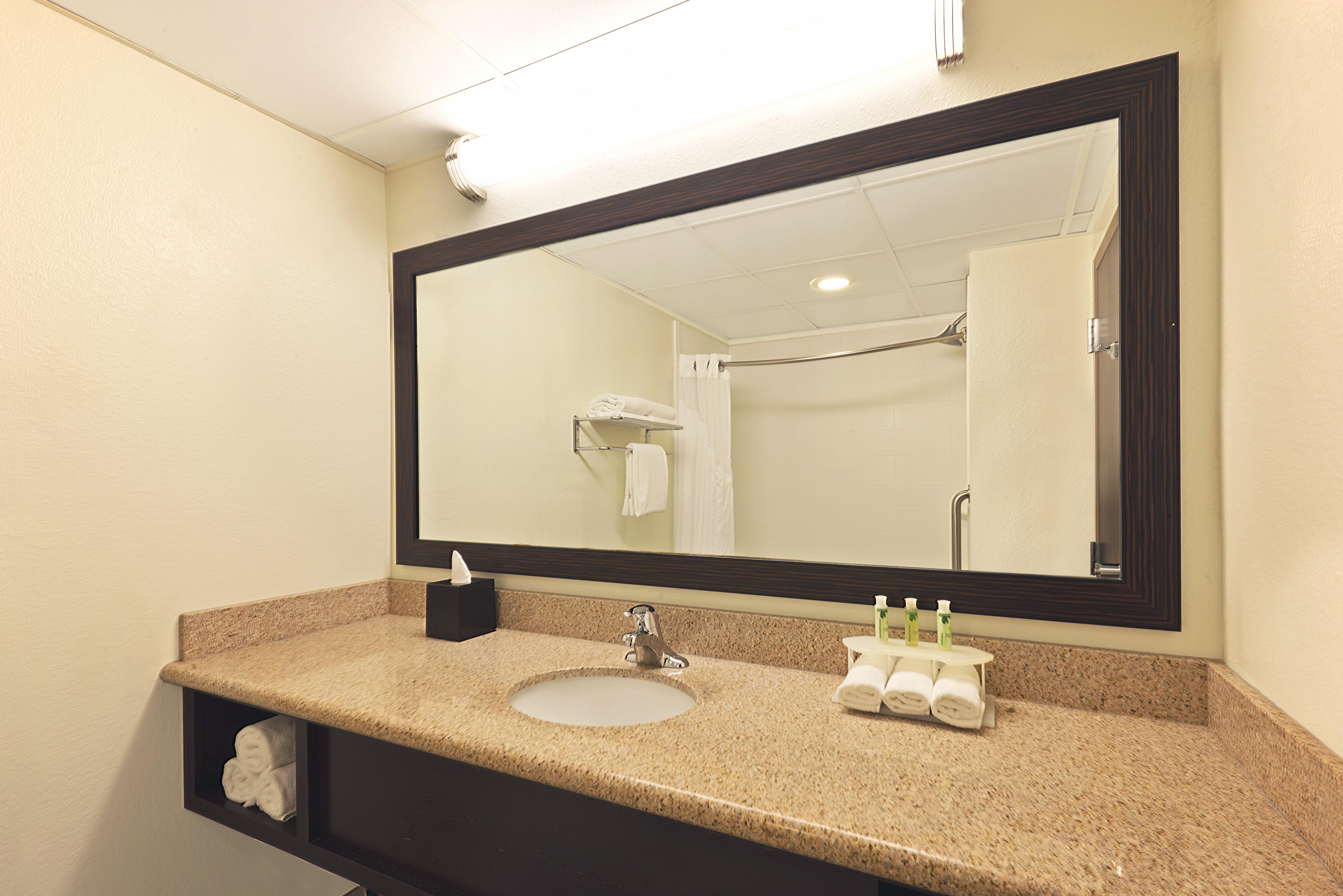 Holiday Inn Express Hotel & Suites Colby, An Ihg Hotel Esterno foto