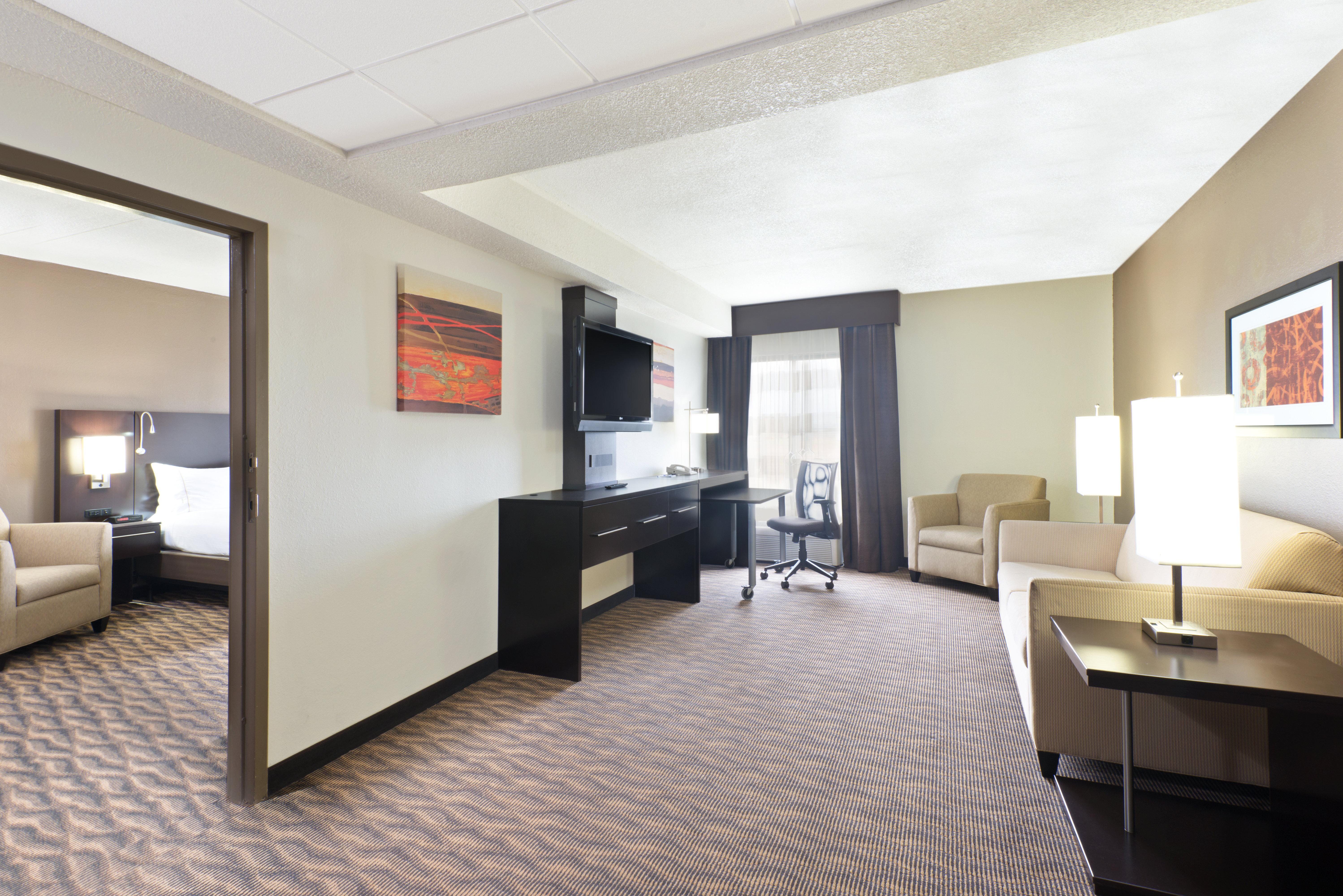 Holiday Inn Express Hotel & Suites Colby, An Ihg Hotel Esterno foto