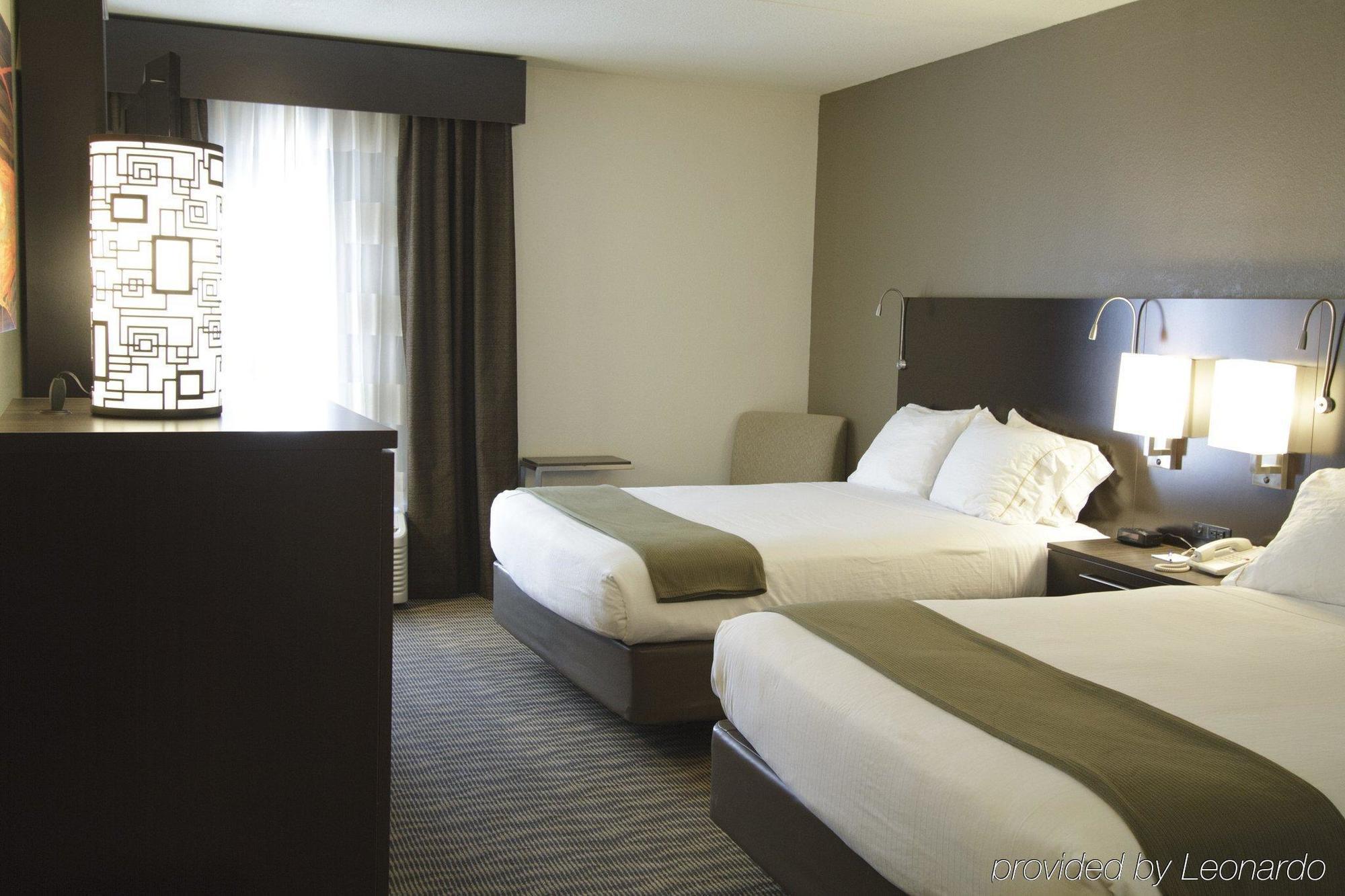 Holiday Inn Express Hotel & Suites Colby, An Ihg Hotel Esterno foto