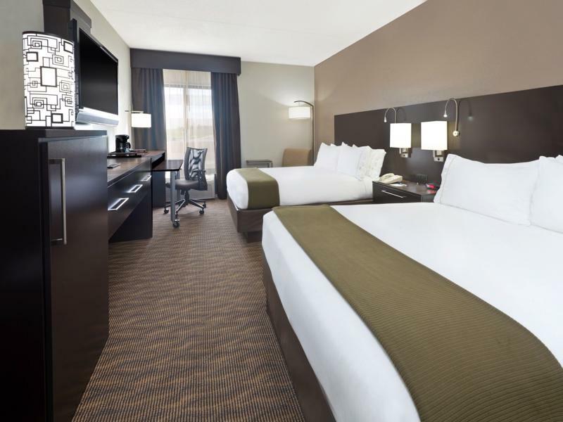 Holiday Inn Express Hotel & Suites Colby, An Ihg Hotel Esterno foto