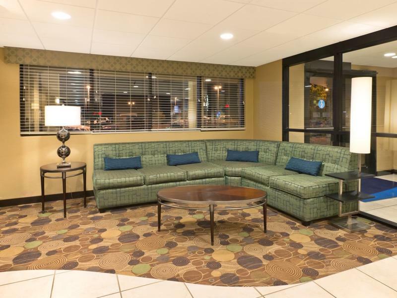 Holiday Inn Express Hotel & Suites Colby, An Ihg Hotel Esterno foto