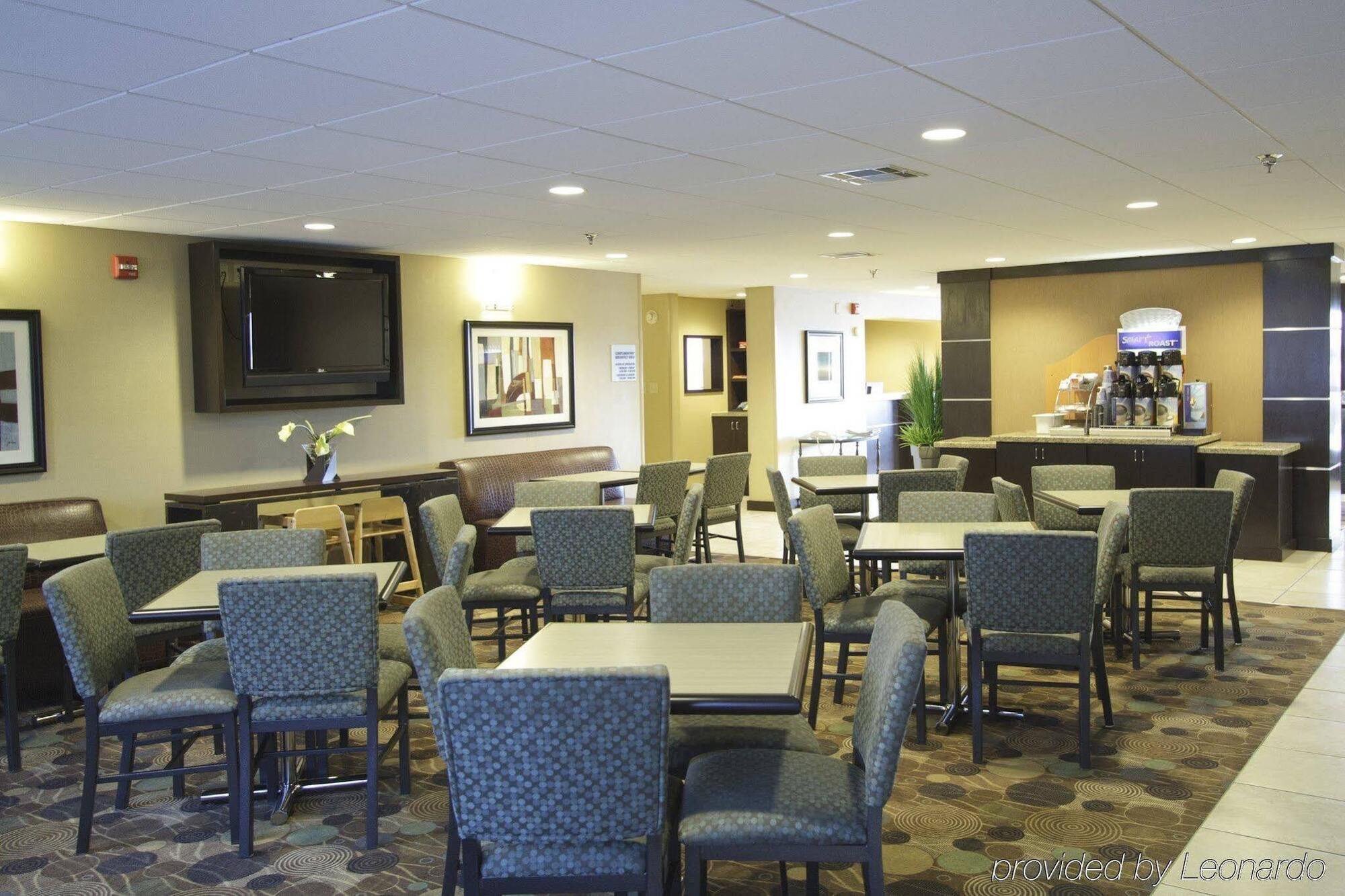 Holiday Inn Express Hotel & Suites Colby, An Ihg Hotel Esterno foto