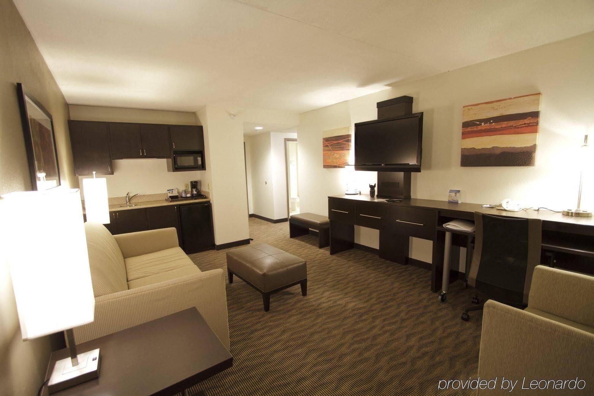 Holiday Inn Express Hotel & Suites Colby, An Ihg Hotel Esterno foto