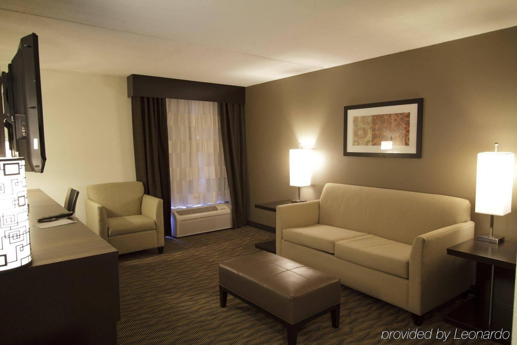 Holiday Inn Express Hotel & Suites Colby, An Ihg Hotel Esterno foto