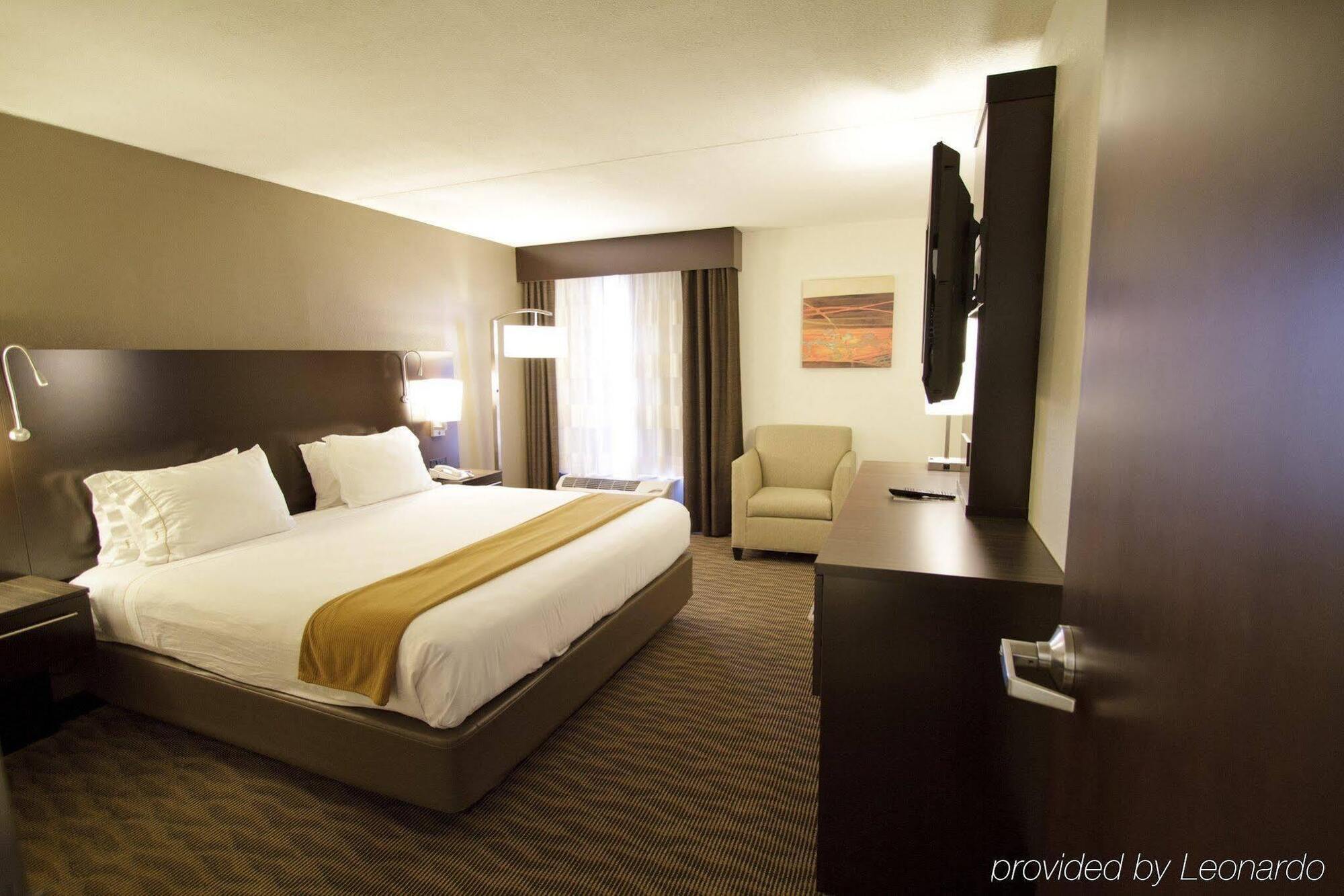 Holiday Inn Express Hotel & Suites Colby, An Ihg Hotel Esterno foto